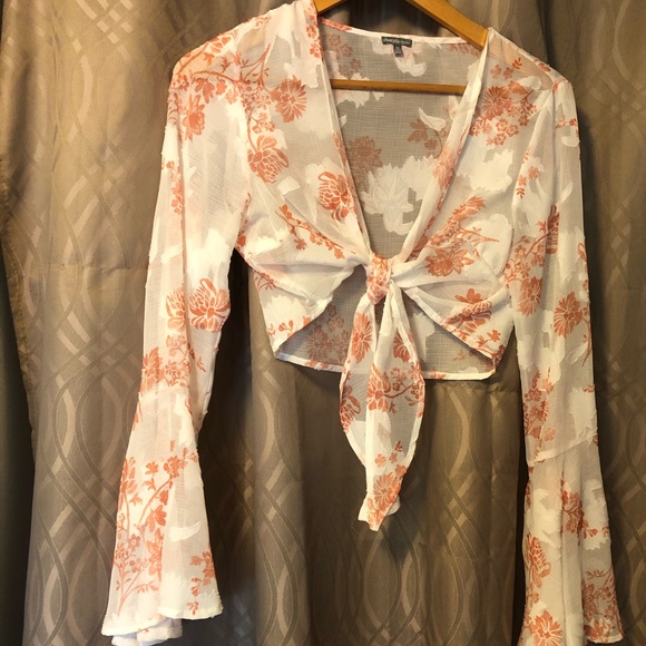 Cute Top! 🍁 - Picture 3 of 5